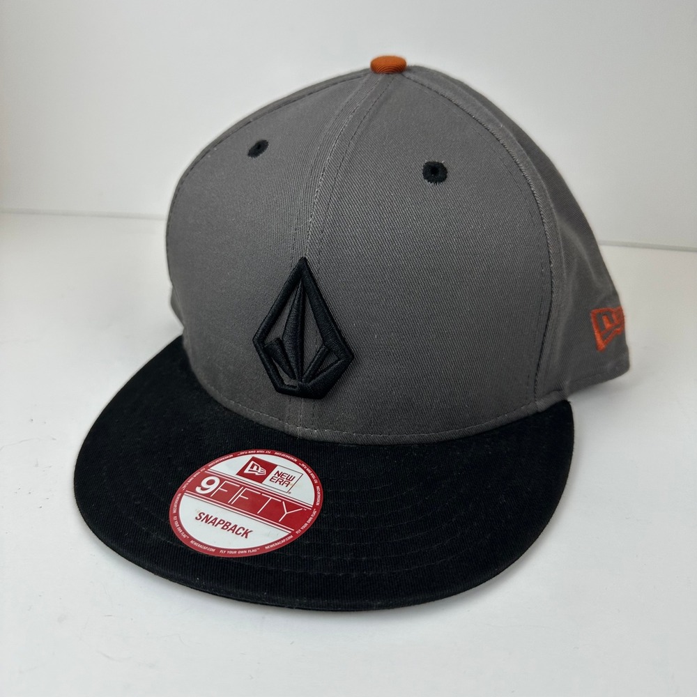 Volcom New Era 9FIFTY Snapback Hat Gray Black Cotton Flat Brim Skate Surf Cap *